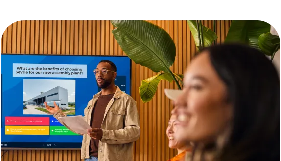 A man showing a Kahoot report